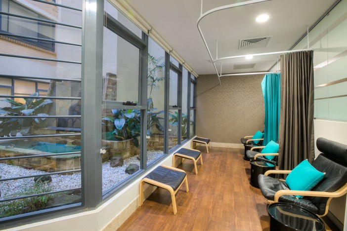 Recovery room modern with view